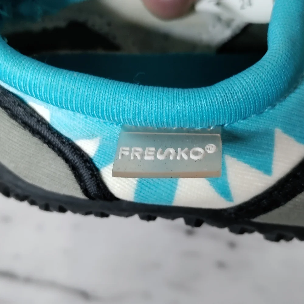 EUC Fresko kid's shark water shoes size 7